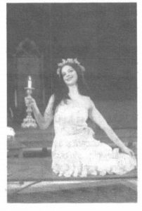 Maria Munteanu în spectacolul Hangiţa, Teatrul Naţional 'Lucian Blaga' - Cluj-Napoca – 31.03.1979, (Revista Teatrul azi)