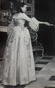 Ida Jarcsek-Gaza (Orsina) în Emilia Galotti, de Gotthold Ephraim Lessing. Regia Franz Auerbach. Teatrul German de Stat Timișoara