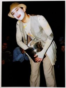 4. Marius Stănescu, La țigănci după Mircea Eliade, regia: Alexander Hausvater, Teatrul „Odeon” București, 1993 © Mugur Avrunescu, La țigănci... cu Popescu, ediție revăzută și adăugită, Editura Oscar Print, București, 2021, p. 72