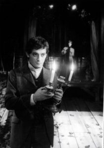 Adrian Pintea (Treplev) spectacolul Pescărușul, Anton Pavlovici Cehov, în regia lui Liviu Ciulei. Teatrul „Lucia Sturdza Bulandra”, București, 06.07.1977. Sursă fotografie: © Arhiva Teatrului Bulandra.