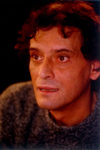 Adrian Pintea (Thomas Becket), în spectacolul Thomas Becket, de Jean Anouilh, în regia lui Adrian Pintea. Teatrul „Lucia Sturdza Bulandra”, București, 4.12.1999. Sursă fotografie: © Arhiva Teatrului Bulandra.