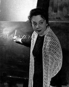 Ileana Predescu, interpretând-o pe Flora Toth din Învățătoarea în 1957, sursă: © Arhiva Teatrului Municipal Lucia Sturdza Bulandra.