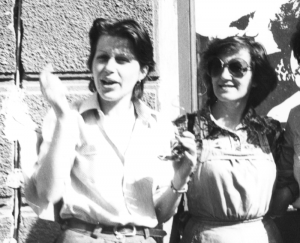Adriana Grand și Elisabeta Pop, 1985, arhivă personală, Colectia ”Ioan Massoff” a Laboratorului de Teatrologie digitala, FTF, UBB, Cluj