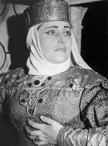 Lujza Orosz (Gertrudis) în Banul Bánk, de József Katona, în regia lui Ferenc Delly. Teatrul Maghiar de Stat Cluj, 1955. © Arhiva personală a actriței