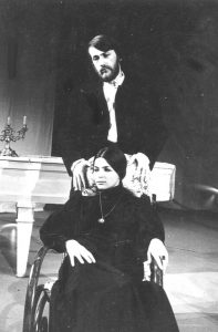 Cornelia Gheorghiu (Maşa) secondată de Gelu Zaharia,în Pescăruşu, de A.P Cehov, regia Cătălina Buzoianu.Teatrul Național Vasile Alecsandri din Iaşi, 1969. ©Cornelia Gheorghiu, între Ciocârlia şi Sarah Bernhardt / Călin Ciobotari – Iaşi: Junimea, 2010.