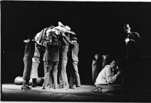 Don Juan, Olga Barabas, foto-Barabas Zsolt (1997), Bartha Boróka (Donna Elvira), Pálffy Tibor (Don Juan), Váta Loránd (Sganarelle) - Copyright Teatrul Tamási Áron, Sfântu Gheorghe
