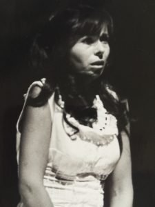 Magda Stief în rolul Toinette, spectacolul Bolnavul imaginar, de Moliere, regia Vlad Mugur, Teatrul de Stat Constanța 1973-1977